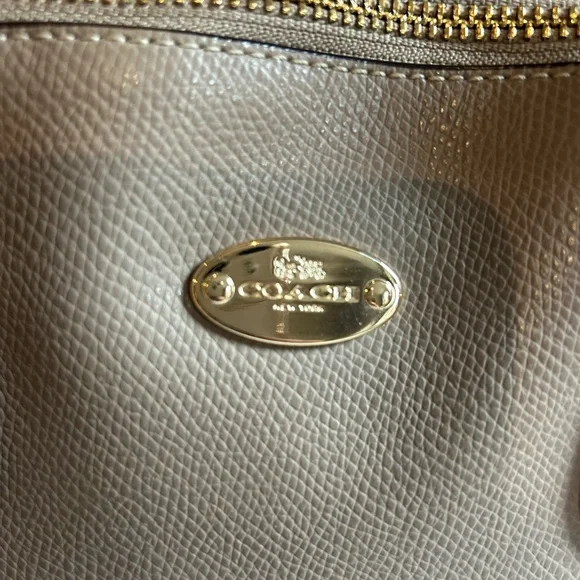 Coach Quinn Taupe Leather Domed Zipper Closure Top, Like New - Picture 2 of 6